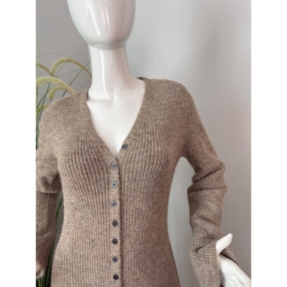 Commense Stacking V-Neck Split Breasted Sweater Dress
Light Brown Size M - Picture 17 of 17